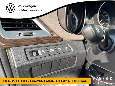 Used 2017 Hyundai Santa Fe Sport FWD image 20