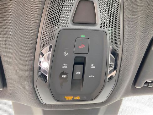 Used 2025 Audi Q5 Premium w/ Convenience Package image 31