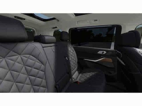 Used 2026 BMW X7 xDrive40i w/ Premium Package image 42