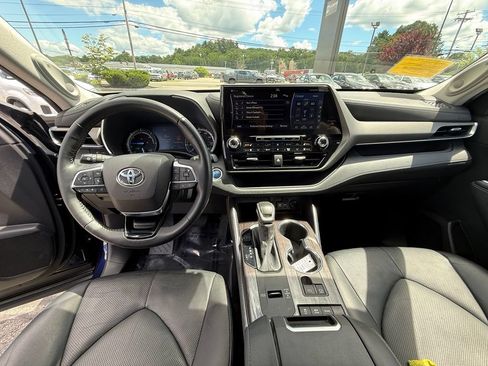Used 2021 Toyota Highlander Limited AWD/4WD image 13