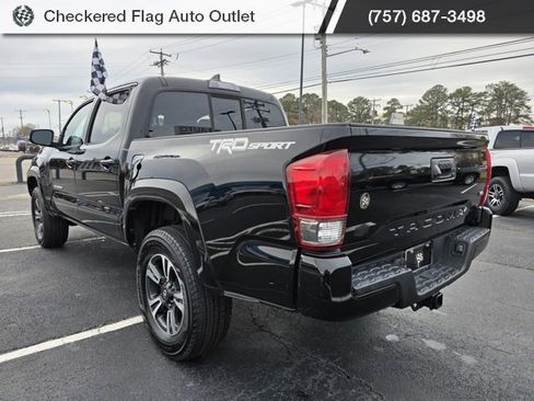 Used 2016 Toyota Tacoma TRD Sport image 5