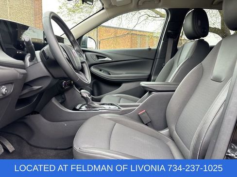 Certified 2025 Buick Encore GX Preferred FWD image 18