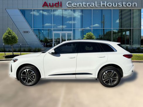 New 2025 Audi Q5 Premium w/ 19" Wheel Package image 2