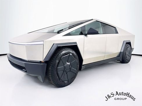 Used 2024 Tesla Cybertruck AWD Crew Cab image 3