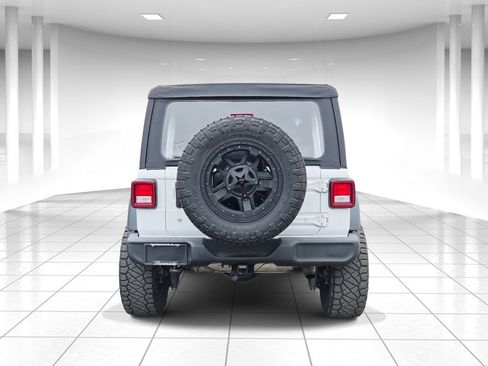 Used 2018 Jeep Wrangler Unlimited Sport image 4