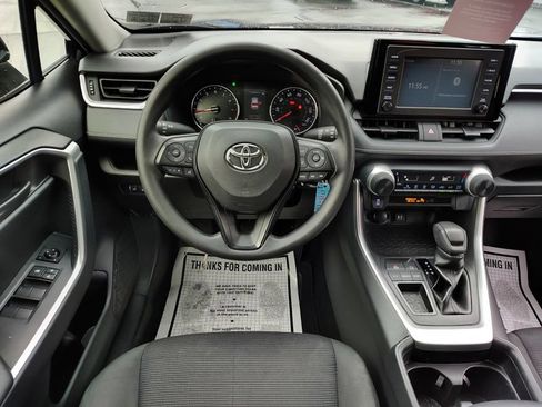 Used 2019 Toyota RAV4 LE w/ Carpet Mat Package FWD image 20