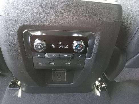 Used 2026 GMC Yukon Denali w/ Advanced Technology Package AWD/4WD image 28