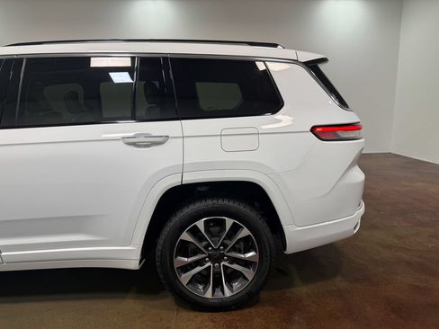 Used 2021 Jeep Grand Cherokee L Overland w/ Advanced Protech Group III AWD/4WD image 36