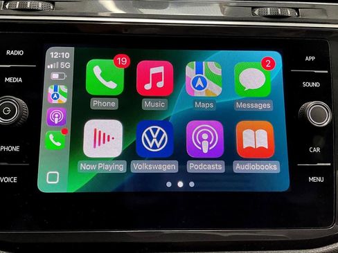 Used 2021 Volkswagen Tiguan SE image 37