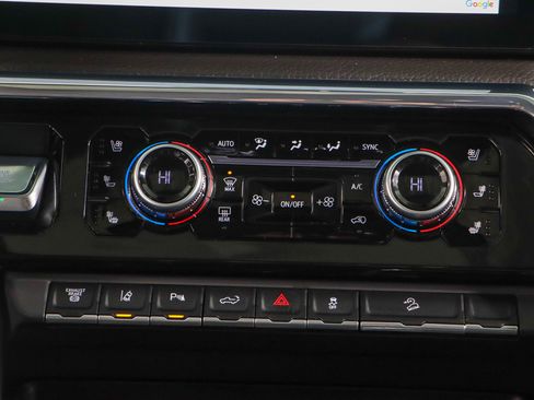 Used 2024 GMC Sierra 2500 Denali w/ Denali Reserve Package image 21