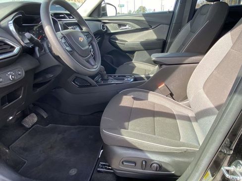 Used 2023 Chevrolet TrailBlazer LT w/ Convenience Package image 12