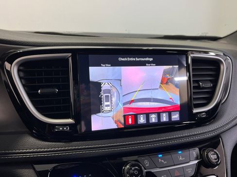 New 2026 Chrysler Pacifica Select image 29