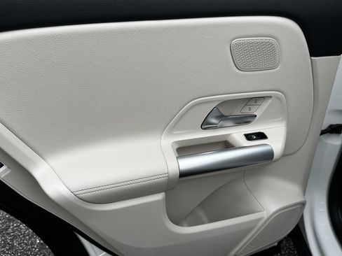 Certified 2025 Mercedes-Benz GLA 250 4MATIC image 25
