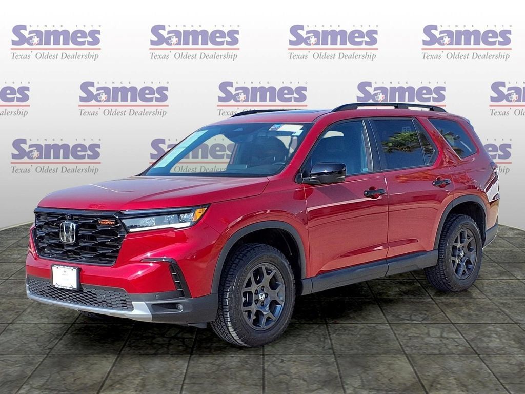Certified 2025 Honda Pilot TrailSport image 3