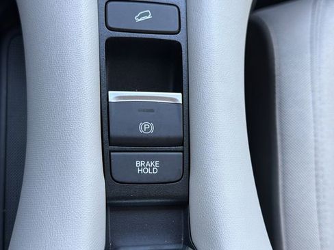 Used 2023 Honda HR-V LX image 10