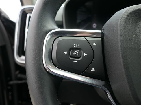 Used 2025 Volvo XC40 B5 Core AWD/4WD image 15