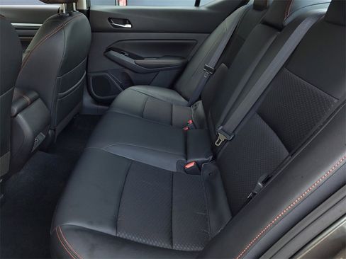 Used 2023 Nissan Altima 2.5 SR image 13