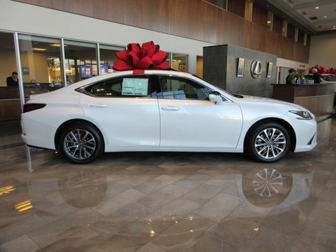 New 2025 Lexus ES 350 image 11
