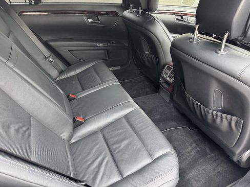 Used 2010 Mercedes-Benz S 550 4MATIC image 17