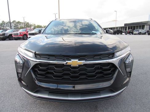 New 2026 Chevrolet Trax LT image 2