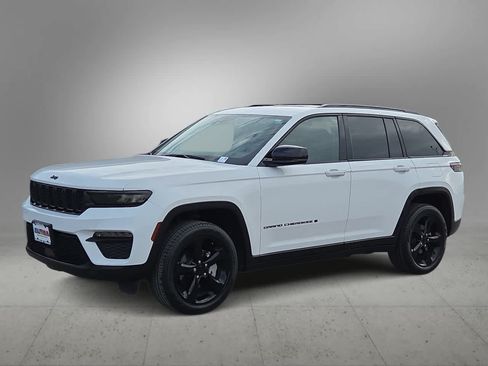 Used 2023 Jeep Grand Cherokee Limited w/ Black Appearance Package AWD/4WD image 1