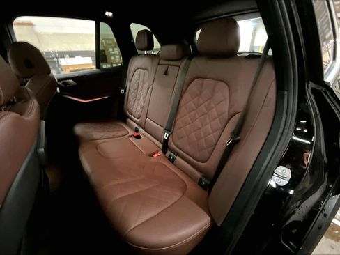 Used 2023 BMW X5 xDrive40i w/ Premium Package image 28