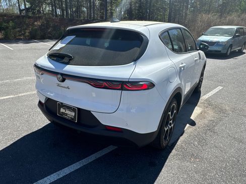 Used 2024 Alfa Romeo Tonale Sprint image 5