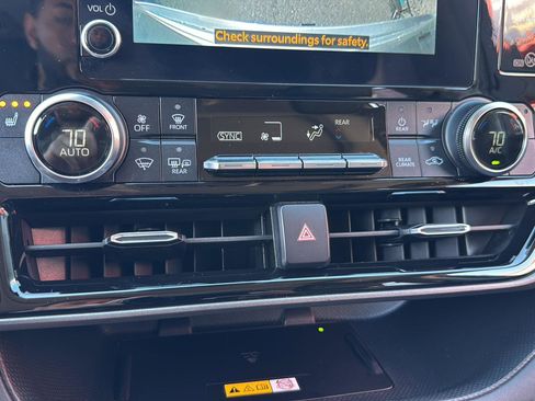 Used 2023 Toyota Highlander XLE image 20