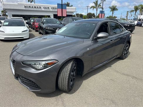 Used 2022 Alfa Romeo Giulia Ti AWD/4WD image 11