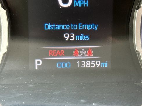 Used 2021 Toyota RAV4 LE image 29