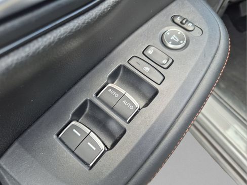 Certified 2025 Honda HR-V Sport image 16