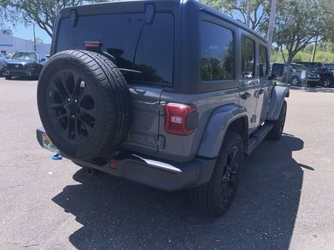 Used 2023 Jeep Wrangler Unlimited Sahara AWD/4WD image 5