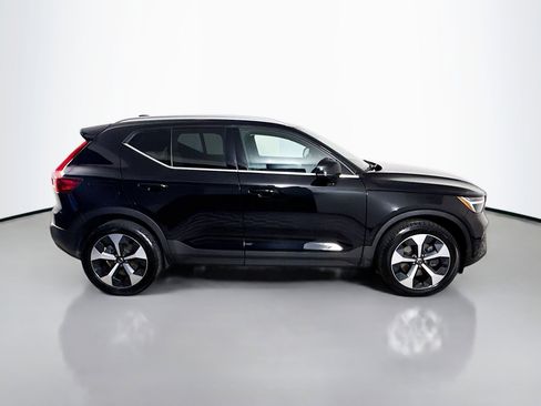 Used 2024 Volvo XC40 B5 Plus AWD/4WD image 11