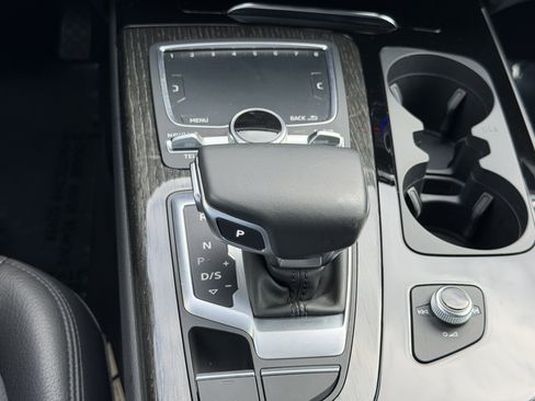Used 2019 Audi Q7 3.0T Prestige w/ Prestige Package image 32