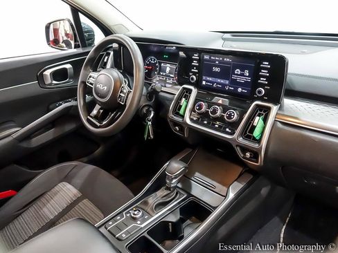 Used 2022 Kia Sorento LX image 33