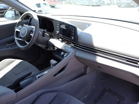 Used 2023 Hyundai Elantra SEL FWD image 21