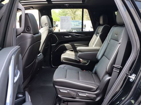 Used 2024 Cadillac Escalade Sport w/ Touring Package AWD/4WD image 10