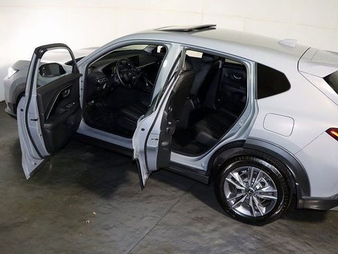 Used 2025 Acura ADX Base image 5