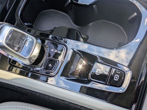 New 2026 Volvo XC40 B5 Ultra w/ Protection Package Premier image 12