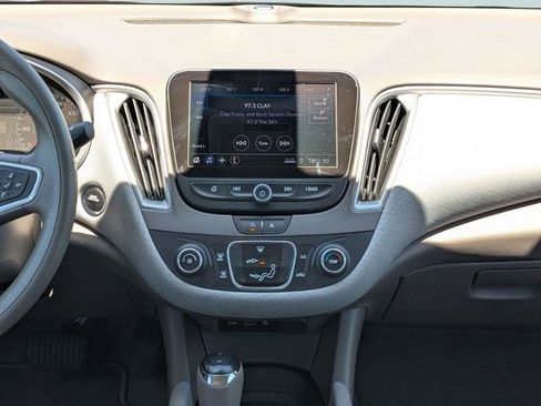 Used 2020 Chevrolet Malibu LS FWD image 16