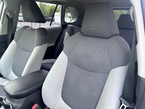 Used 2019 Toyota RAV4 XLE AWD/4WD image 8