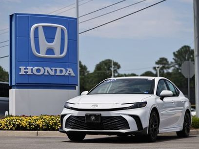 Used 2025 Toyota Camry SE
