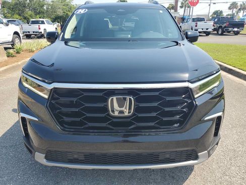 Used 2024 Honda Pilot Touring image 10
