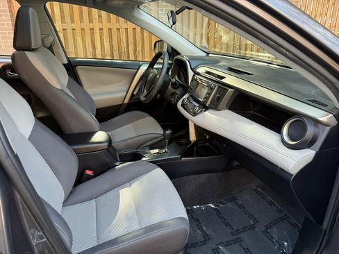 Used 2015 Toyota RAV4 XLE image 29