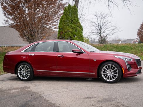 Used 2019 Cadillac CT6 Luxury w/ Driver Awareness Package image 4