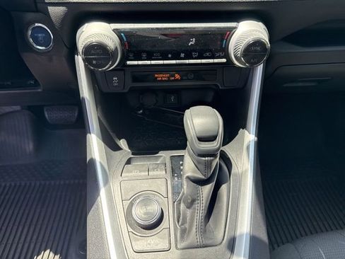 Used 2021 Toyota RAV4 XLE w/ Convenience Package AWD/4WD image 19