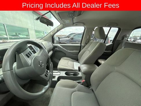 Used 2018 Nissan Frontier SV RWD image 11