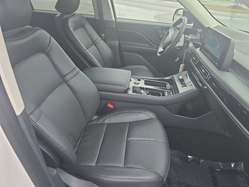 New 2026 Lincoln Aviator 2WD w/ Jet Appearance Package image 10