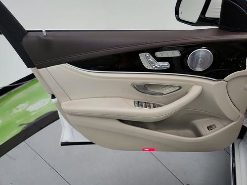 Used 2017 Mercedes-Benz E 300 image 23