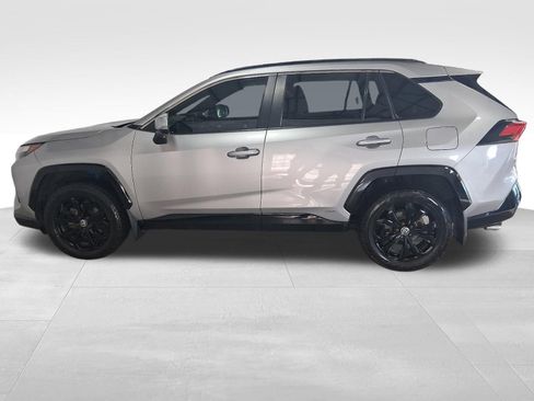 Used 2022 Toyota RAV4 SE AWD/4WD image 8